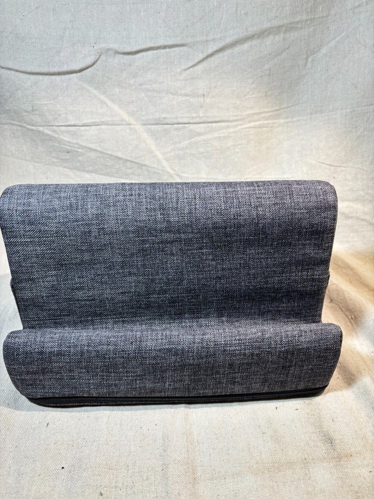 Pillow Tablet Stand For Books Kindles iPad With Storage Pockets
