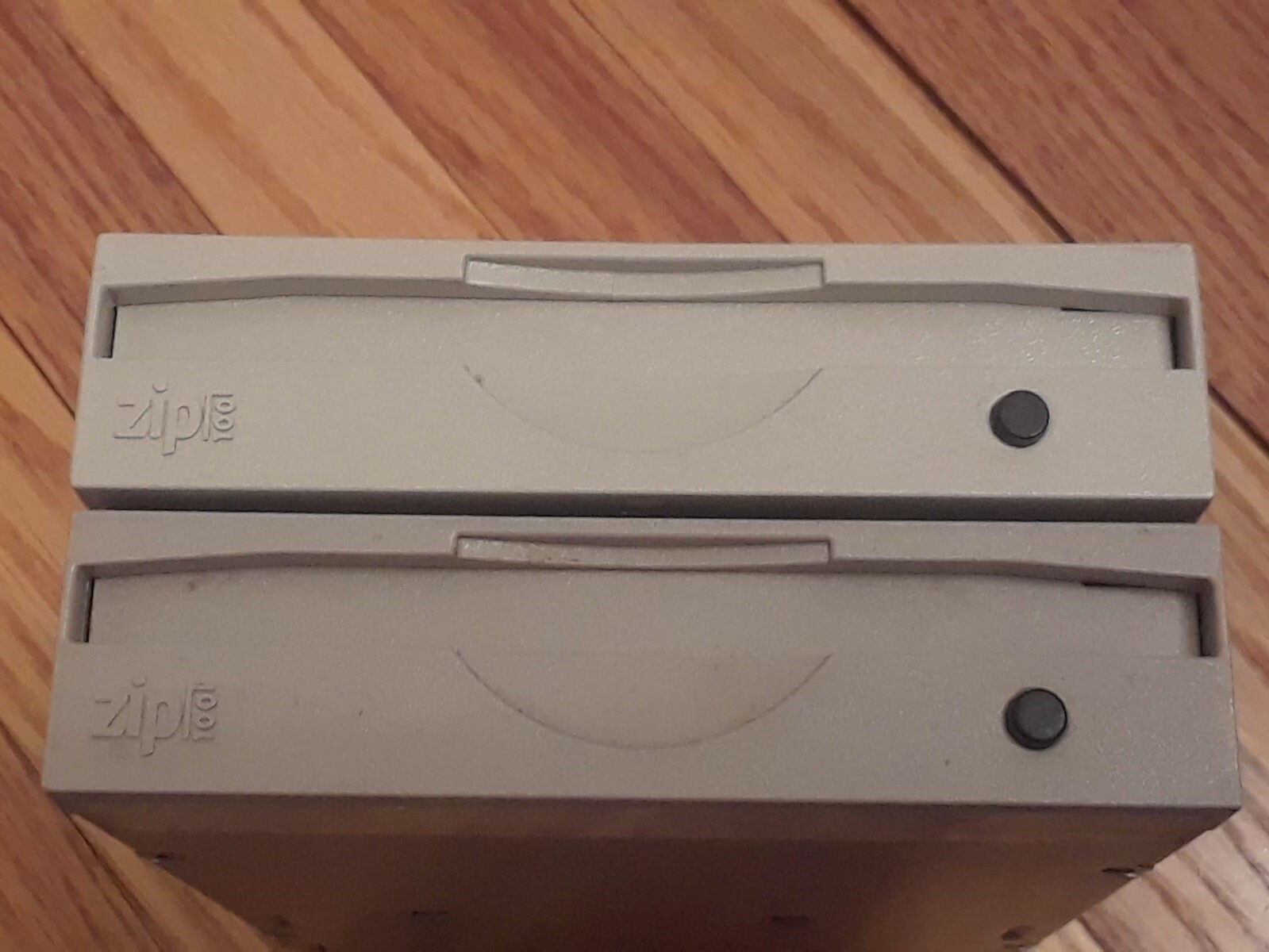 ONE - Iomega Zip100 Internal Desktop Z100ATAPI Zip Drive - Beige ATAPI IDE  Z100