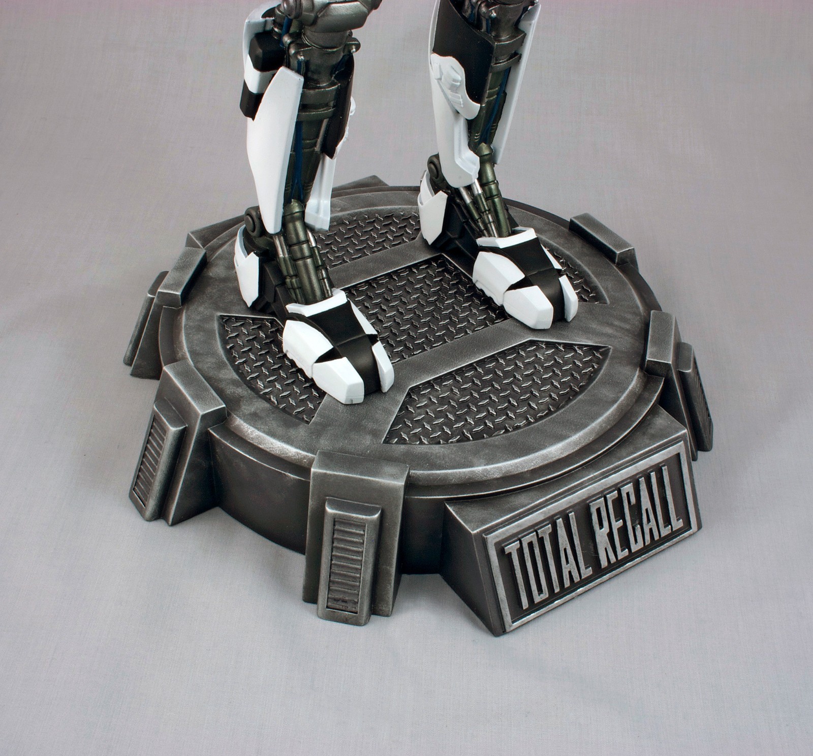 Total Recall Synth 1:4 Scale Statue – HCG Low Edition #8