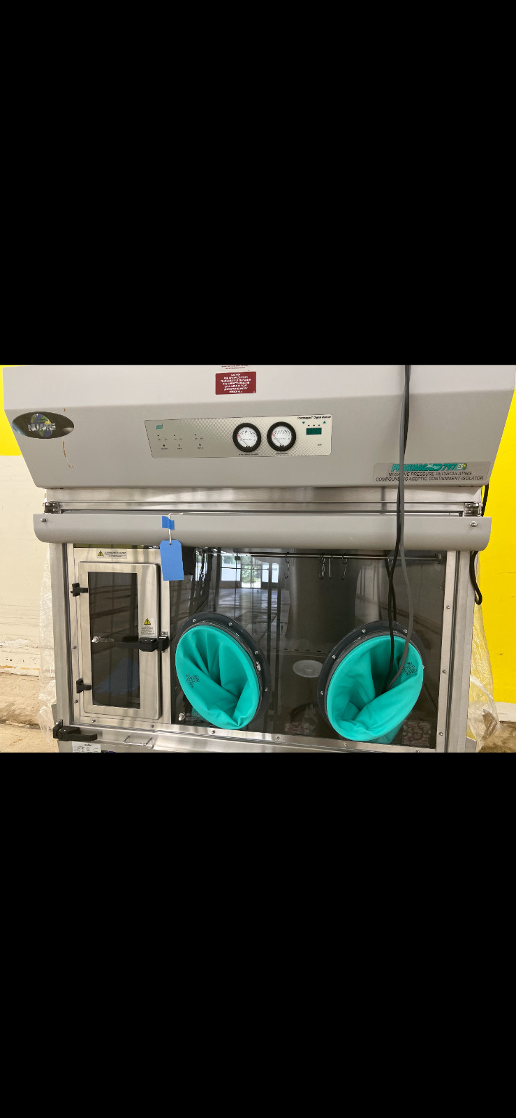 Nuaire NU-SPR797-400 Pharmagard Isolator Chamber Glovebox