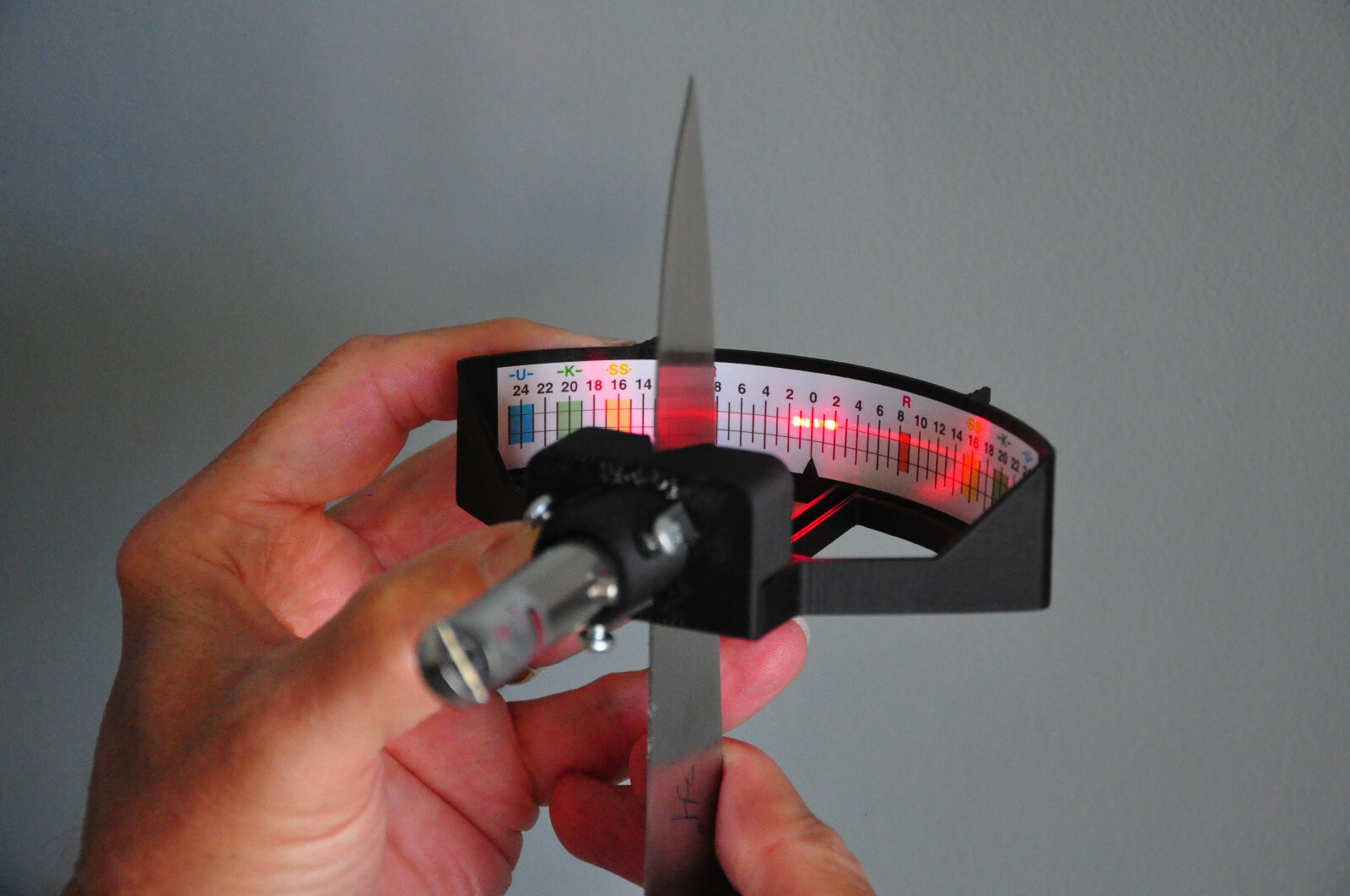 Laser Knife Edge Reader- Knowing Your Angles With Leonards Way Knife Goniometer