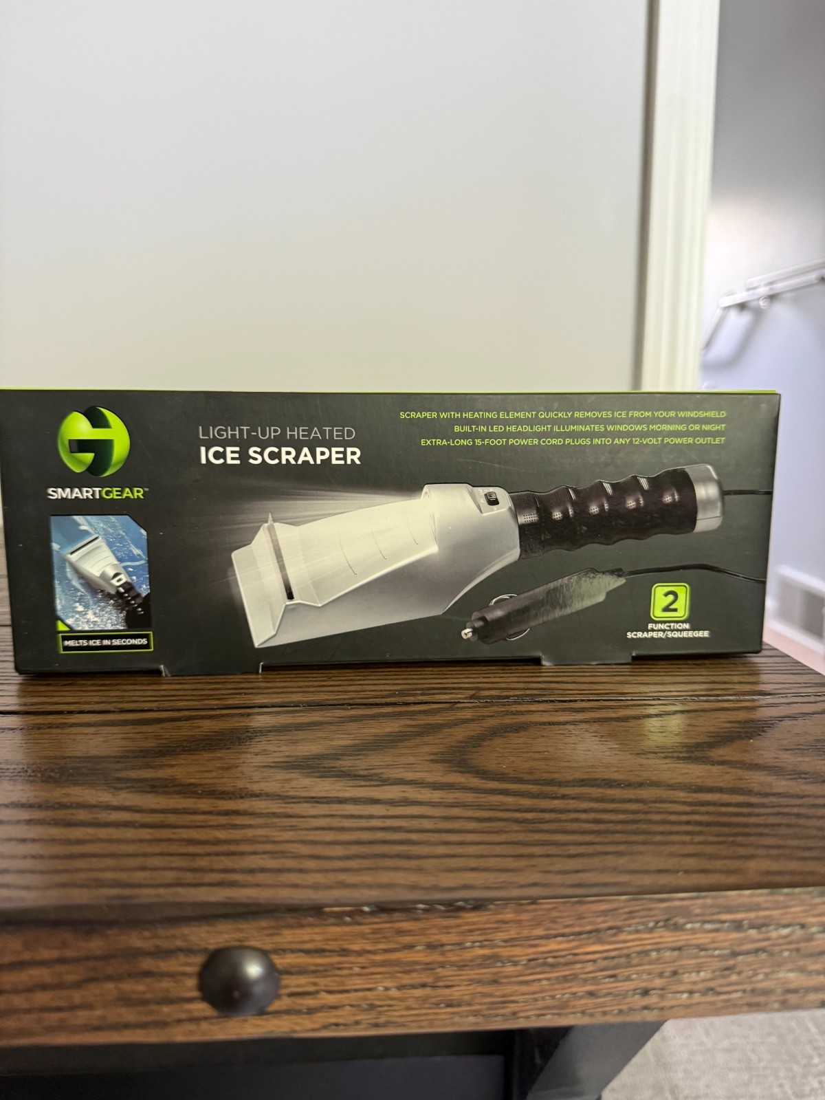 SMARTGEAR Light-Up Heated Ice Scraper 12V - 15ft Cord - Squeegee Function