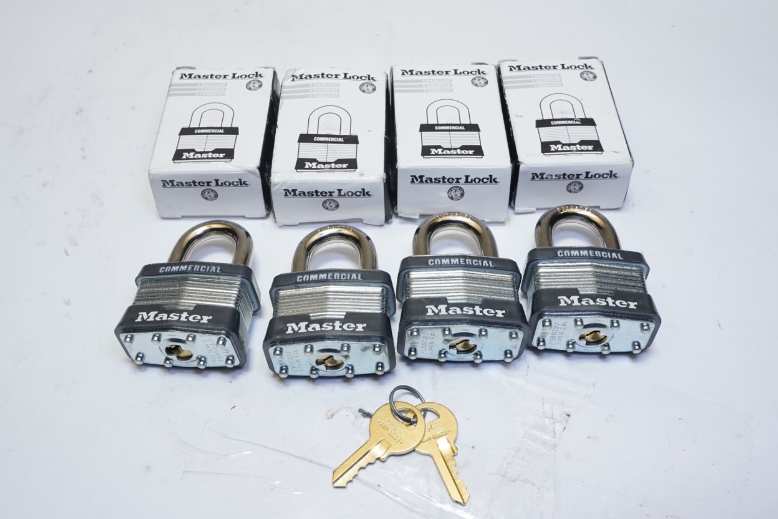 Lot of 4 Master Lock 1-3/4" W Steel Pin Tumbler Padlock Keyed Alike 1KA 2 Keys