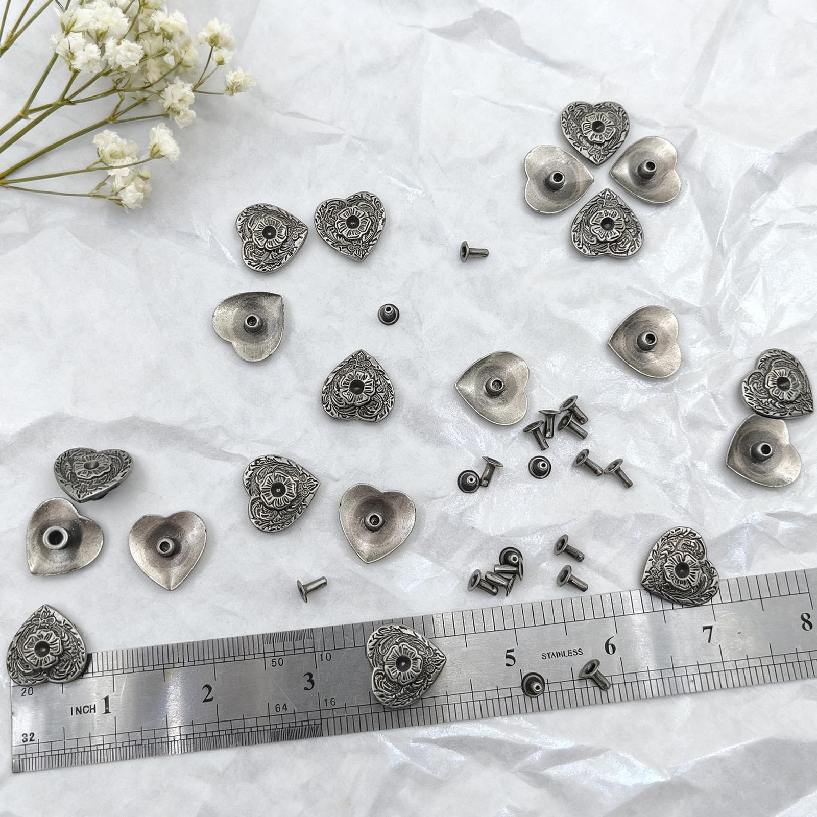 20 PCS Silver Heart Pattern Buttons Love Rivets Retro Carving Texture Bag