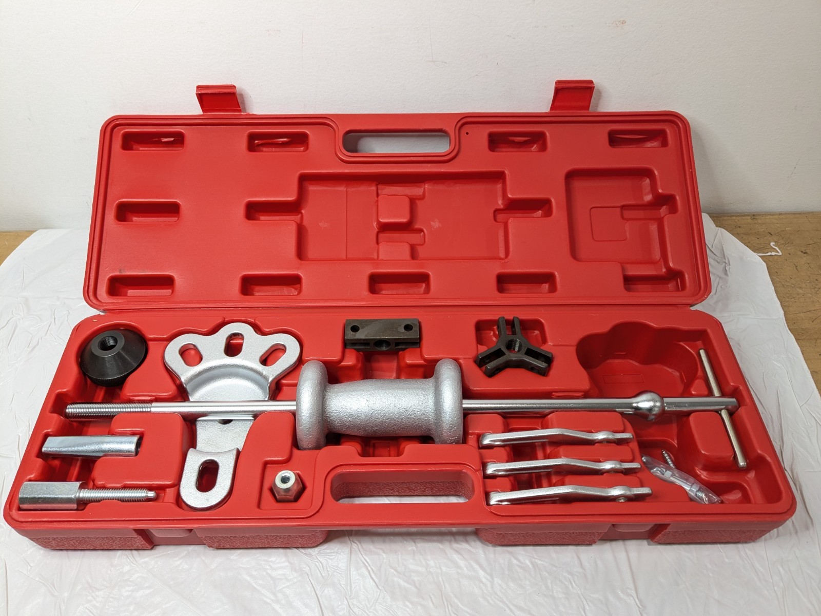 16 Piece Slide Hammer Set w/Case 3 Jaws YC-901A INCOMPLETE