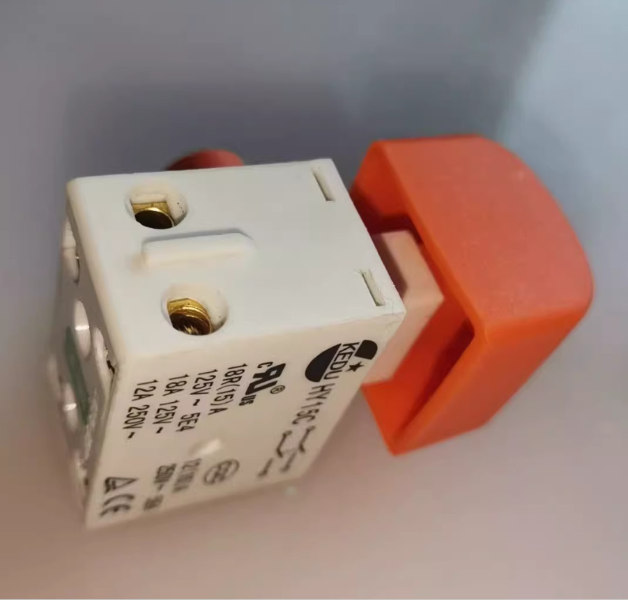1pc NEW KEDU HY15C 12A 250V 5E4 Trigger Pushbutton Switch Black cap Fast shippin