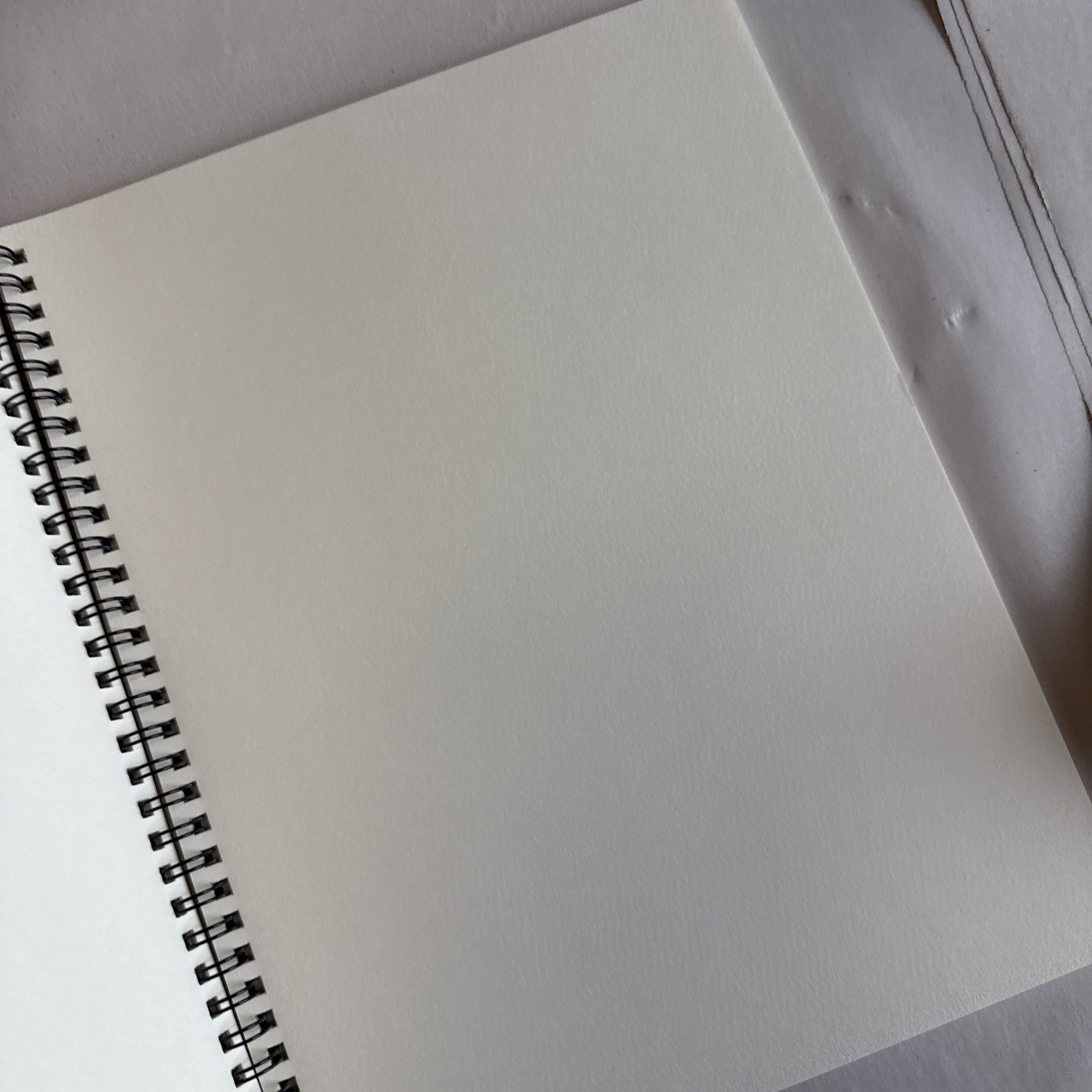 30 Sheets 8.5" X 11" Side Bound Spiral Premium Sketch Book