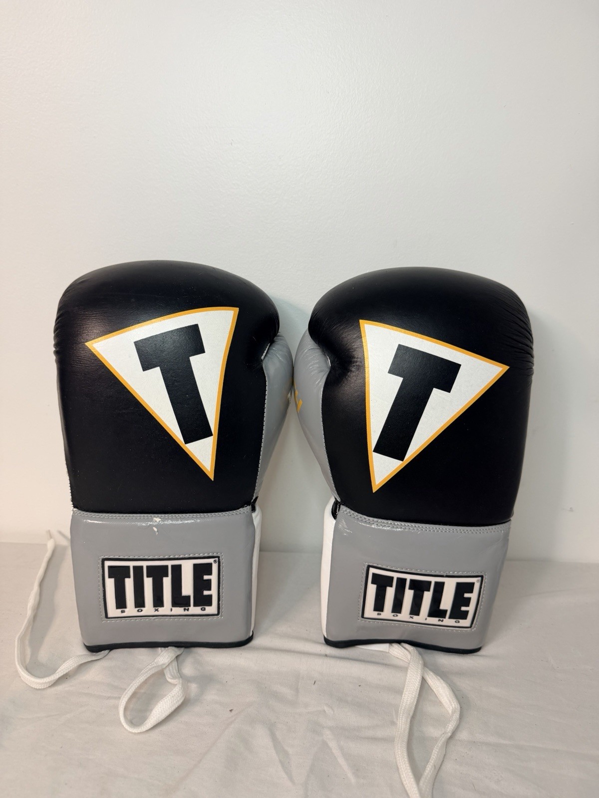 Title Boxing T-Tech 18oz Lace Up Boxing Gloves Black White Sparring Training
