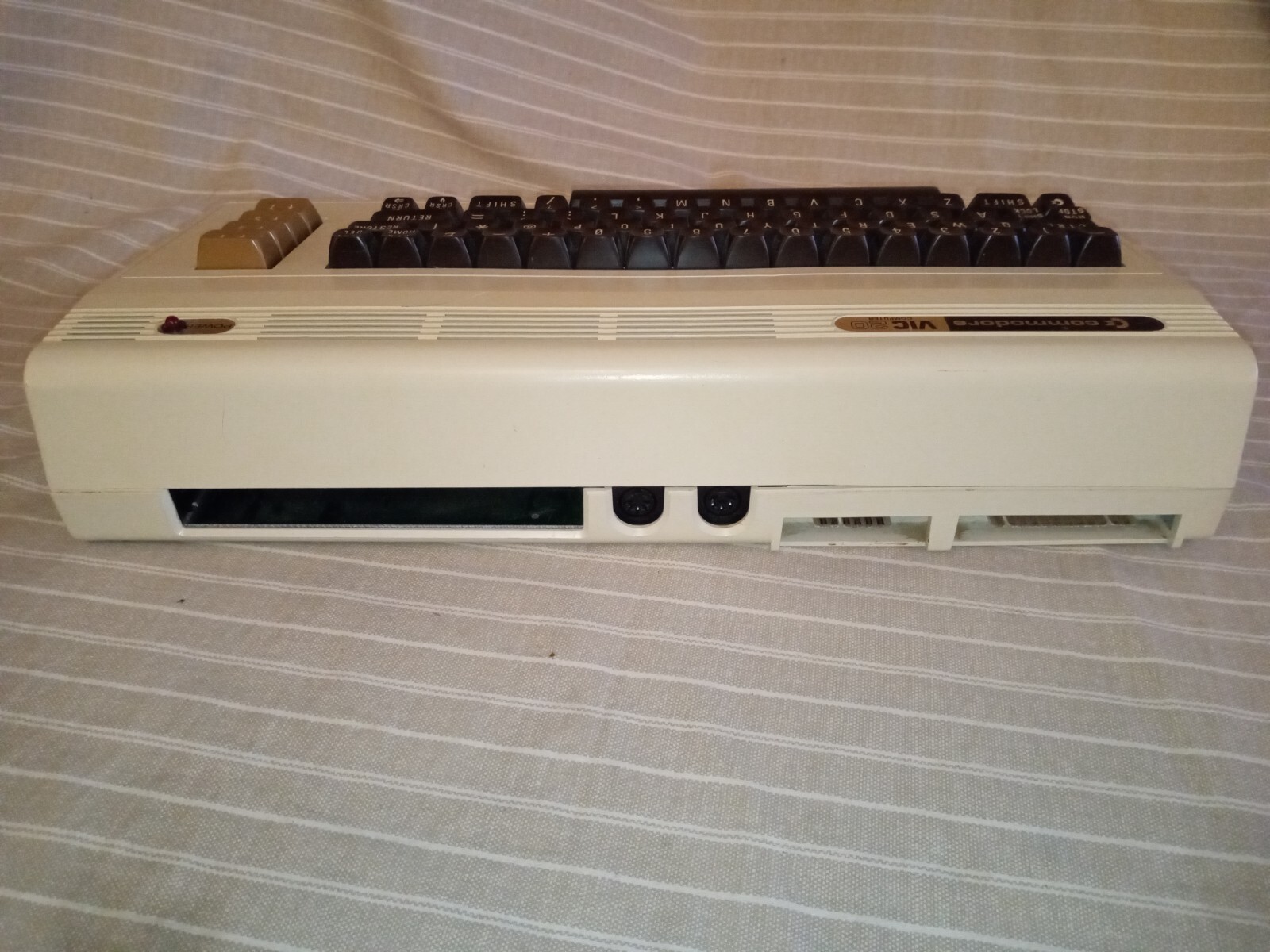 Vintage 1982 Commodore VIC-20 Computer, Datassette, Power Supply, Manual WORKING