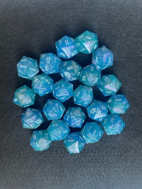 MTG Final Fantasy: GIFT Bundle Crystal Blue Oversized D20 Die spin down counter