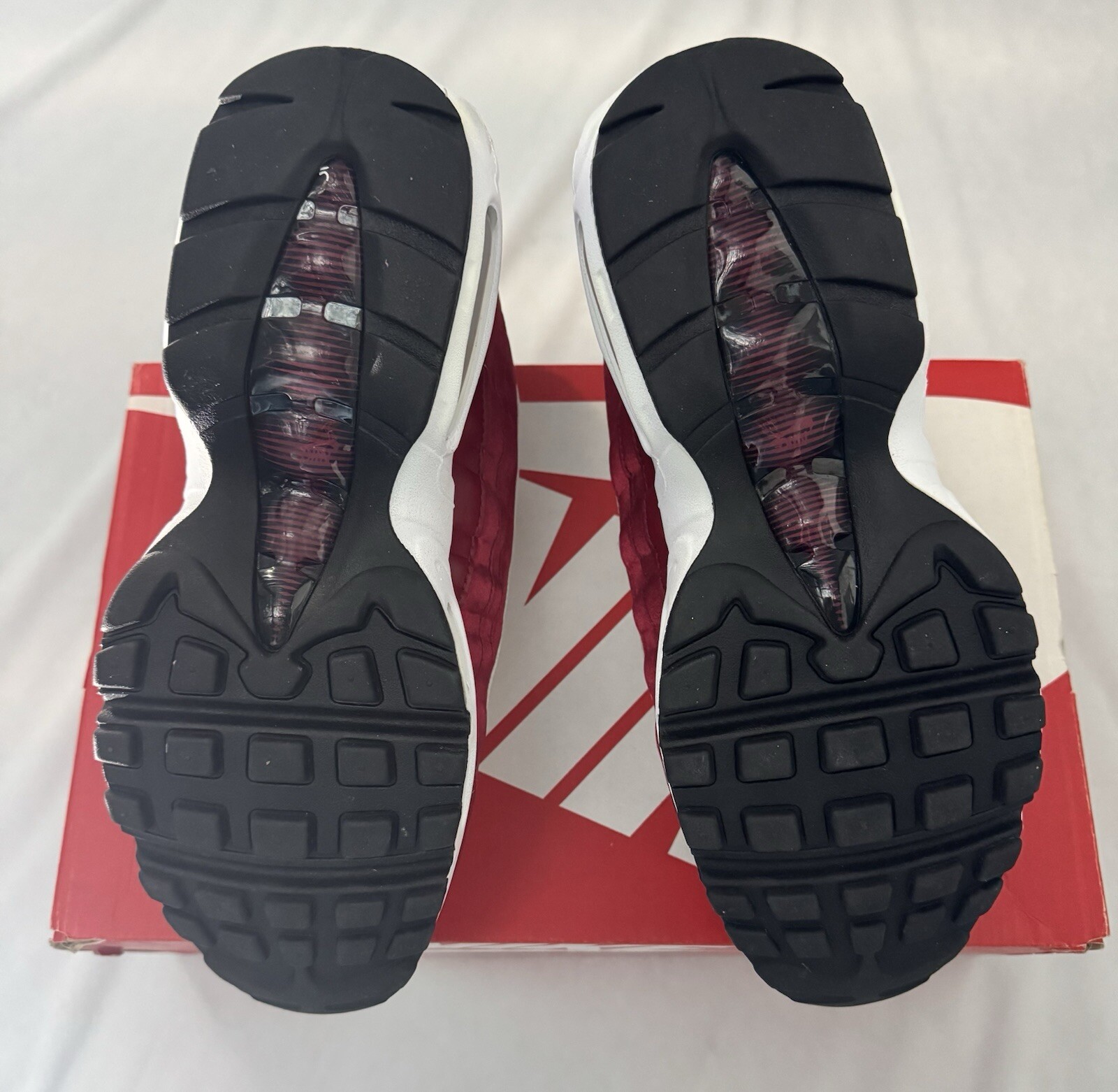 Nike Air Max 95 Womens Size 7.5 Red Crush-white