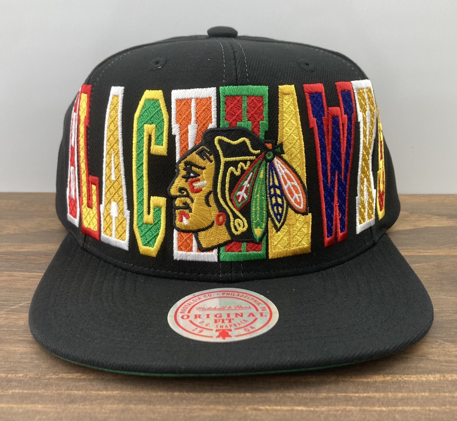 MITCHELL & NESS Chicago Blackhawks Hat Black Varsity Bust Snapback NHL