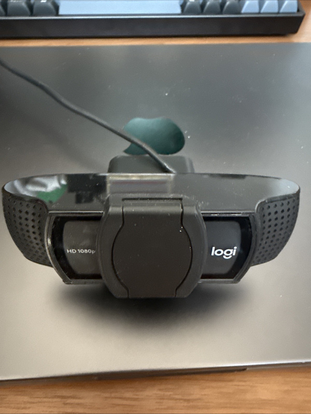 Logitech C920s Pro 1080p HD Webcam with Privacy Shutter - Black (960-001251)