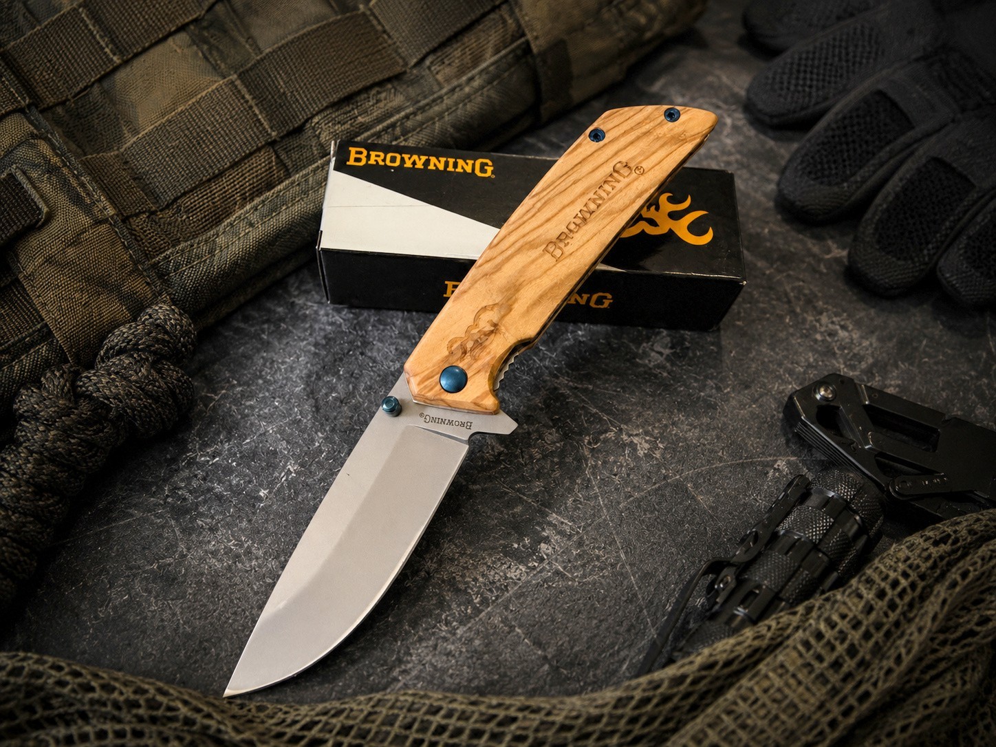 BROWNING 0375 Linerlock Olive Wood handle D2 tool steel blade pocket clip