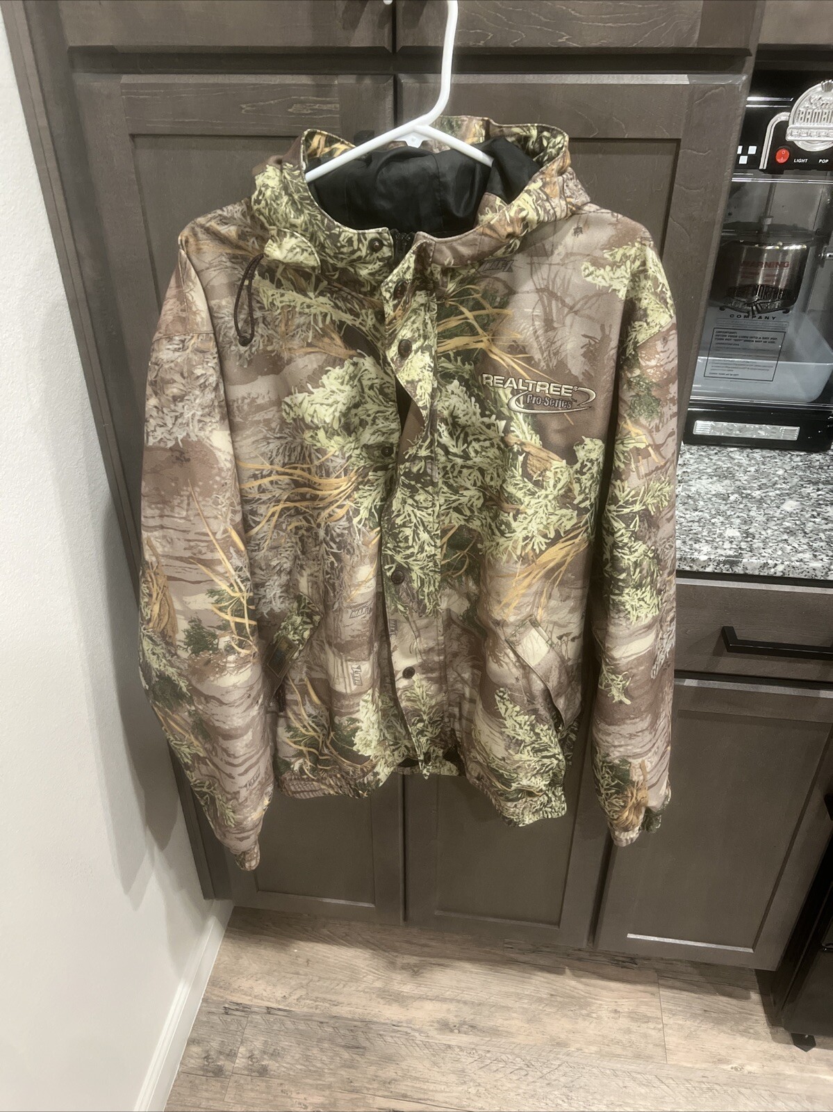 Mens Camo Real Tree Jacket, Large Pro Series whitewater