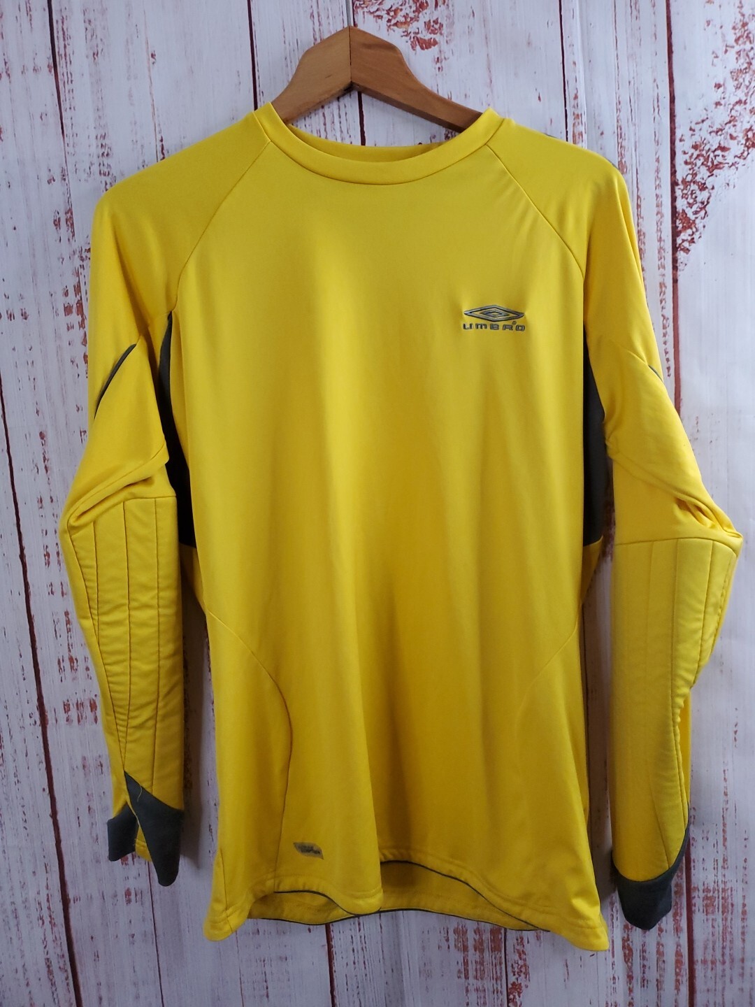 Umbro Soccer Jersey Shirt Youth XL 18-20 Long Sleeve Yellow Gray Padded Forearm