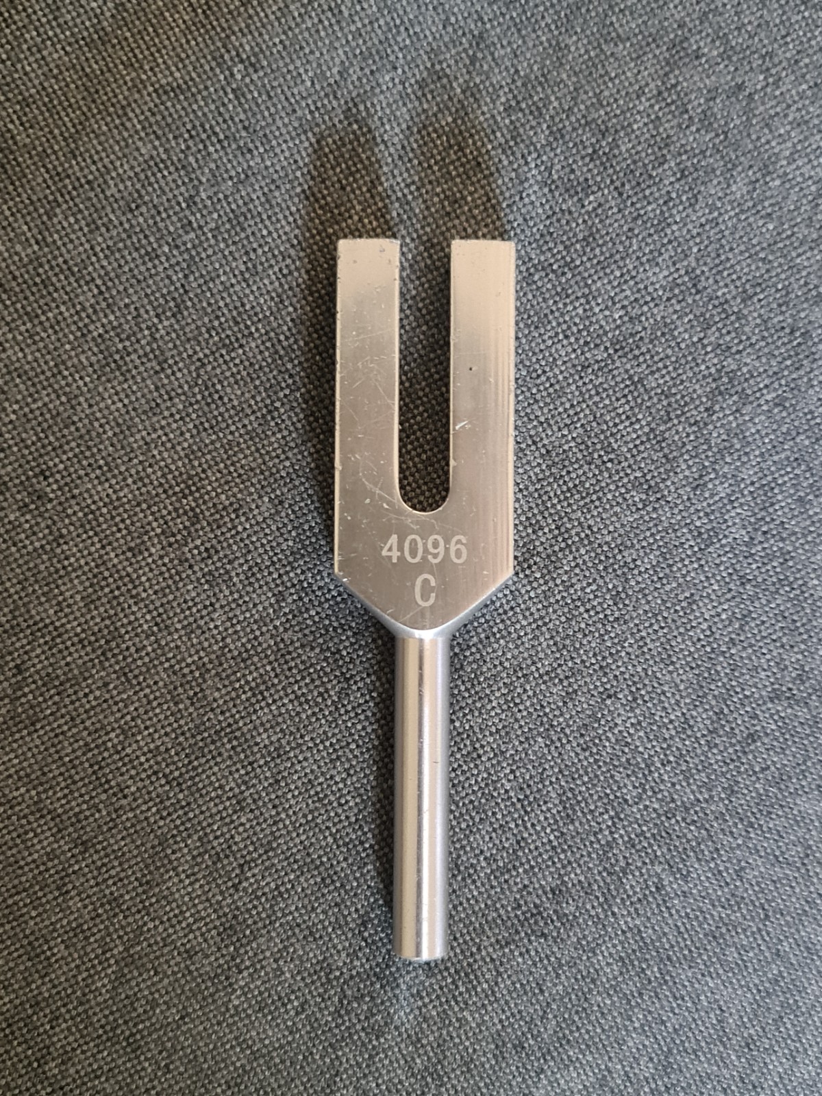High-Frequency Energy Tuning Fork 4096HZ Tuning Fork Aluminum Alloy Healing