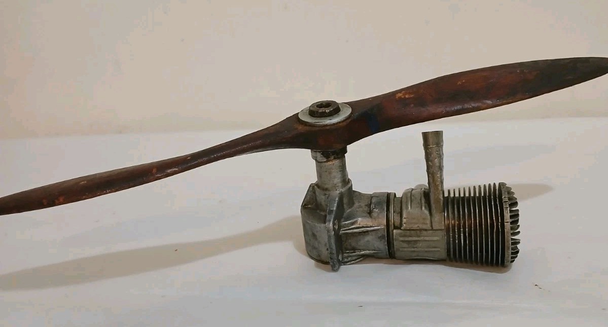 Bunch Model Airplane Co. Vintage Engine