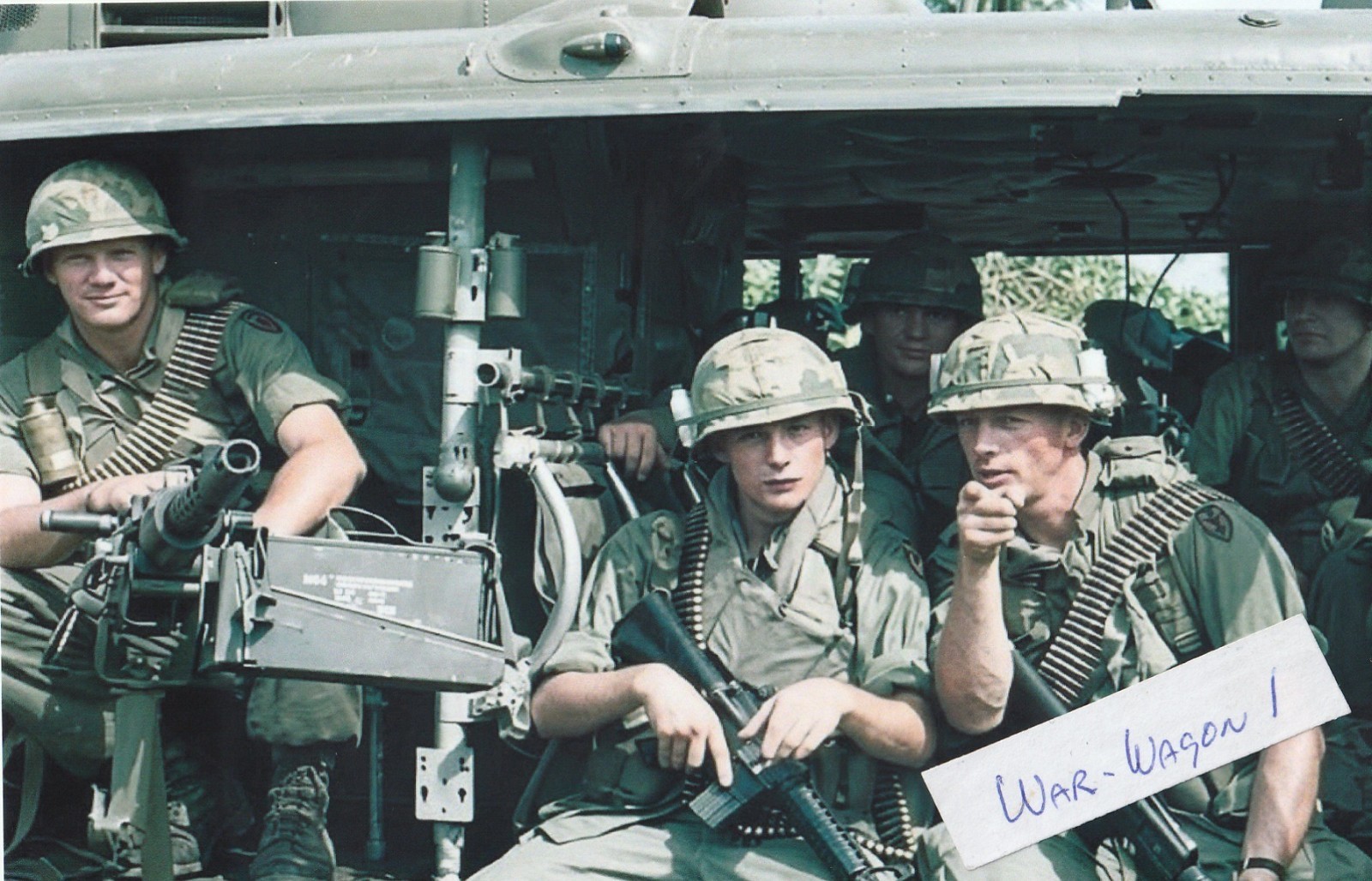 Vietnam  War  Photos --  US Soldiers -Huey Helicopters