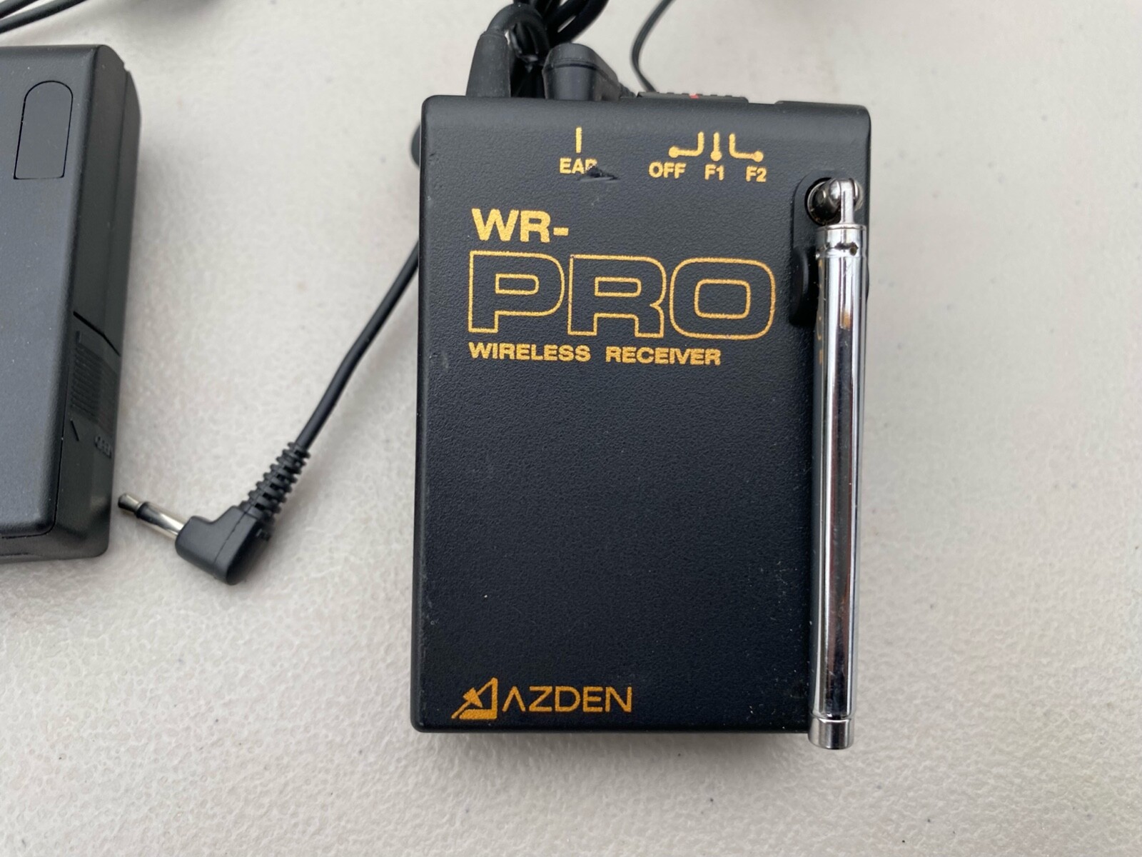 Azden WLX Pro VHF System Wireless Lapel Microphone System, excellent condition