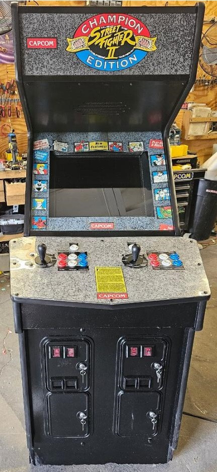STREET FIGHTER II ARCADE MACHINE by CAPCOM (Excellent Condition)