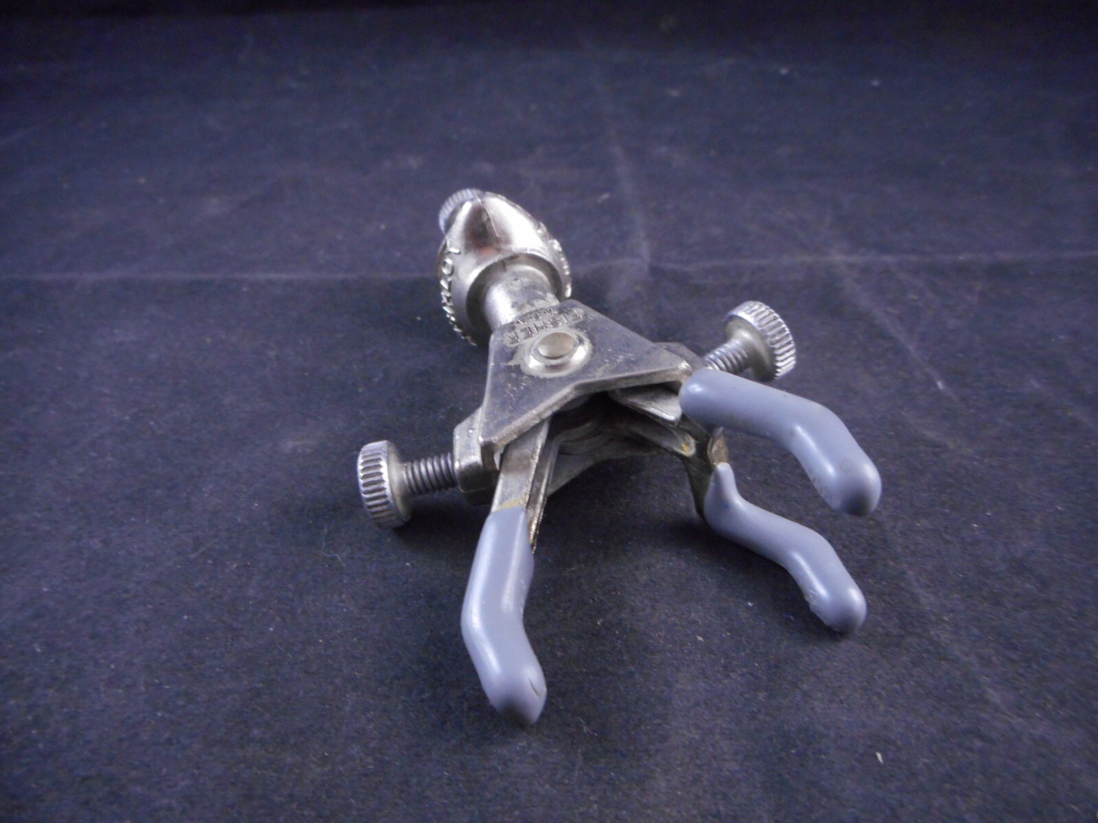 FISHERBRAND Castaloy Water Bath Clamps 8.25cm Length 25mm Grip Sizes 1/PACK