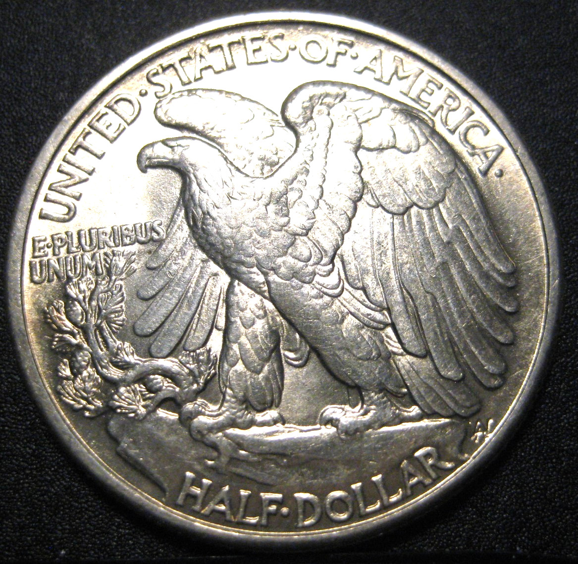 1945 WALKING LIBERTY SILVER HALF DOLLAR - UNCIRCULATED (d)