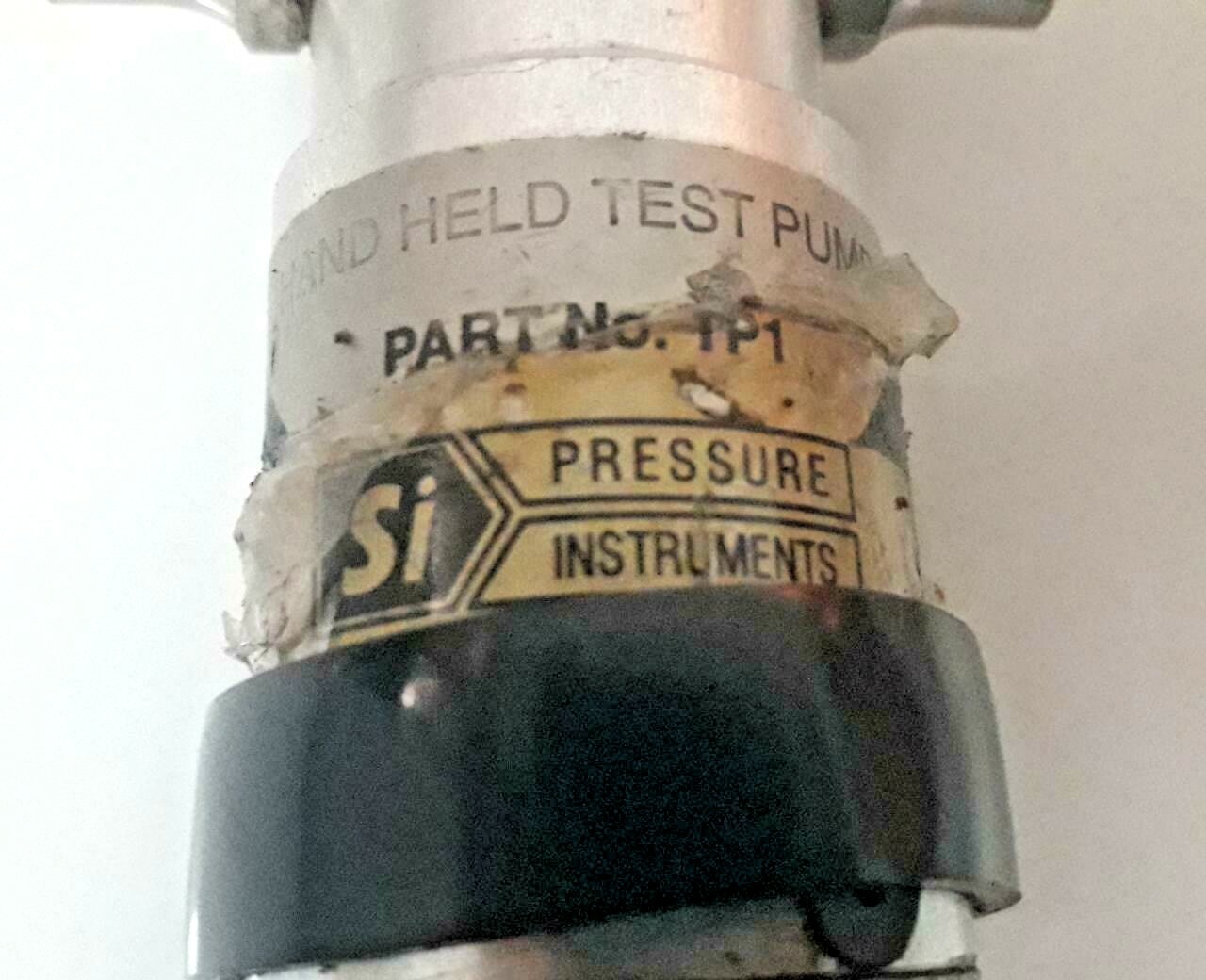 Si Instrument TP1 Hand held test pump Pressure calibrator