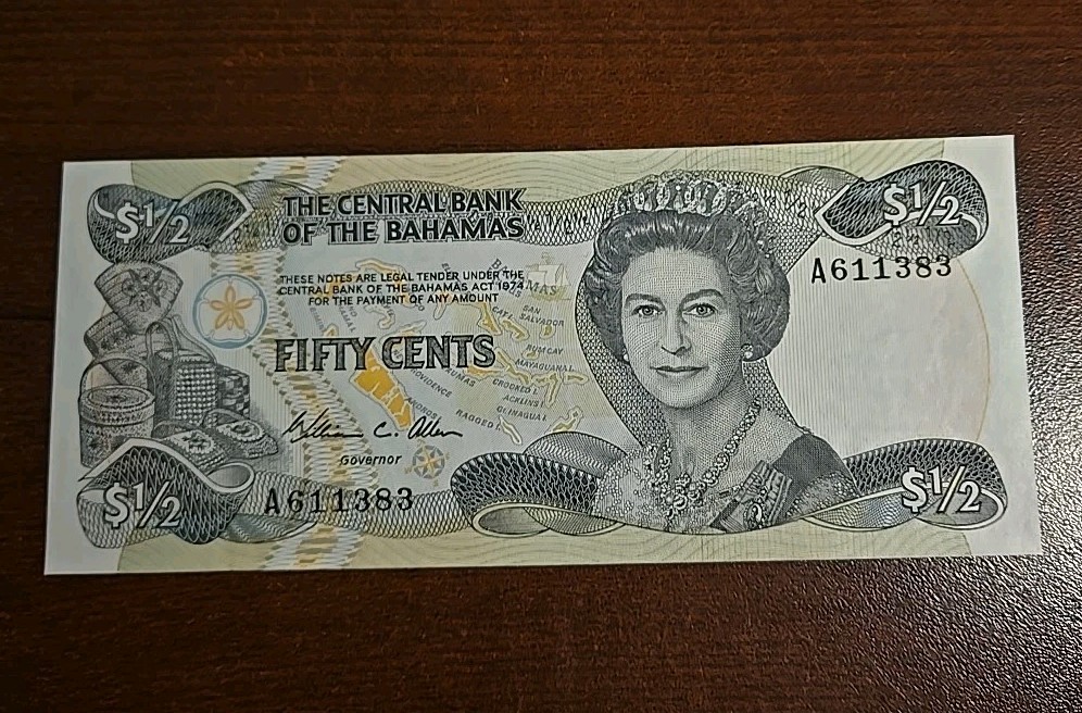 BAHAMAS $1/2 Dollar 50 Cents 1974 (1984), P-42 QEII Banknote, Original UNC Grade