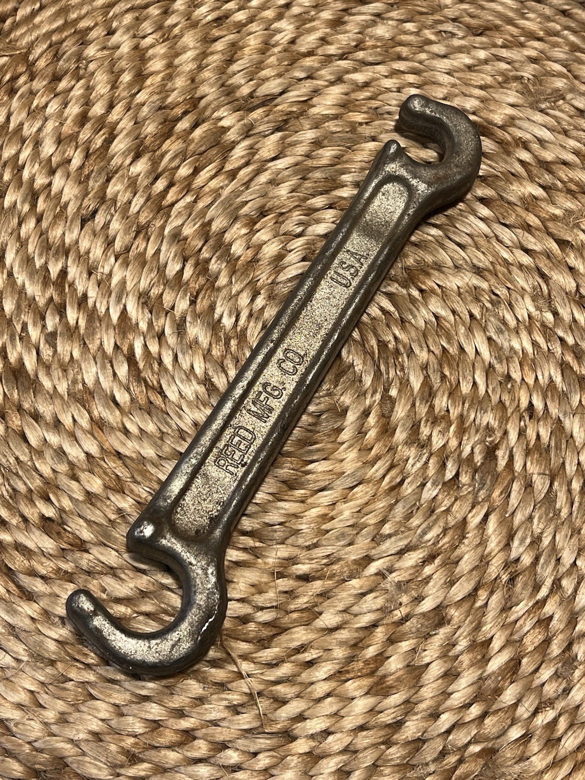 Reed Tool Forged Valve Wheel Wrench Hook Opening 1/2" and 21/32" VWO (3A)
