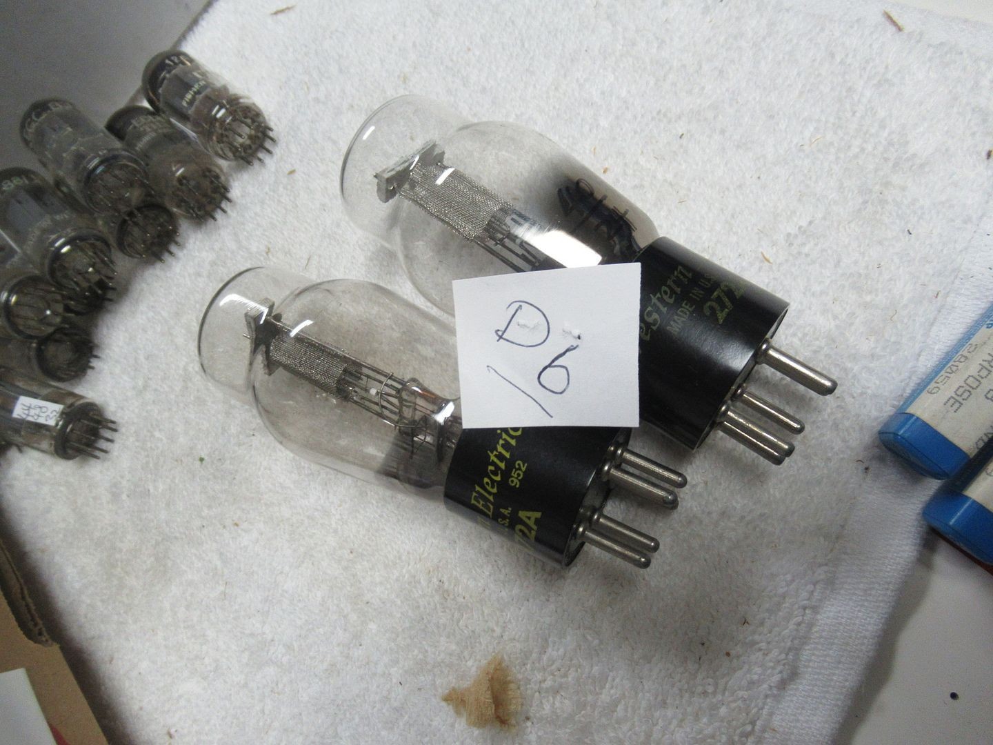 2    western    electric      272A    tube       tested   40/24  34/24