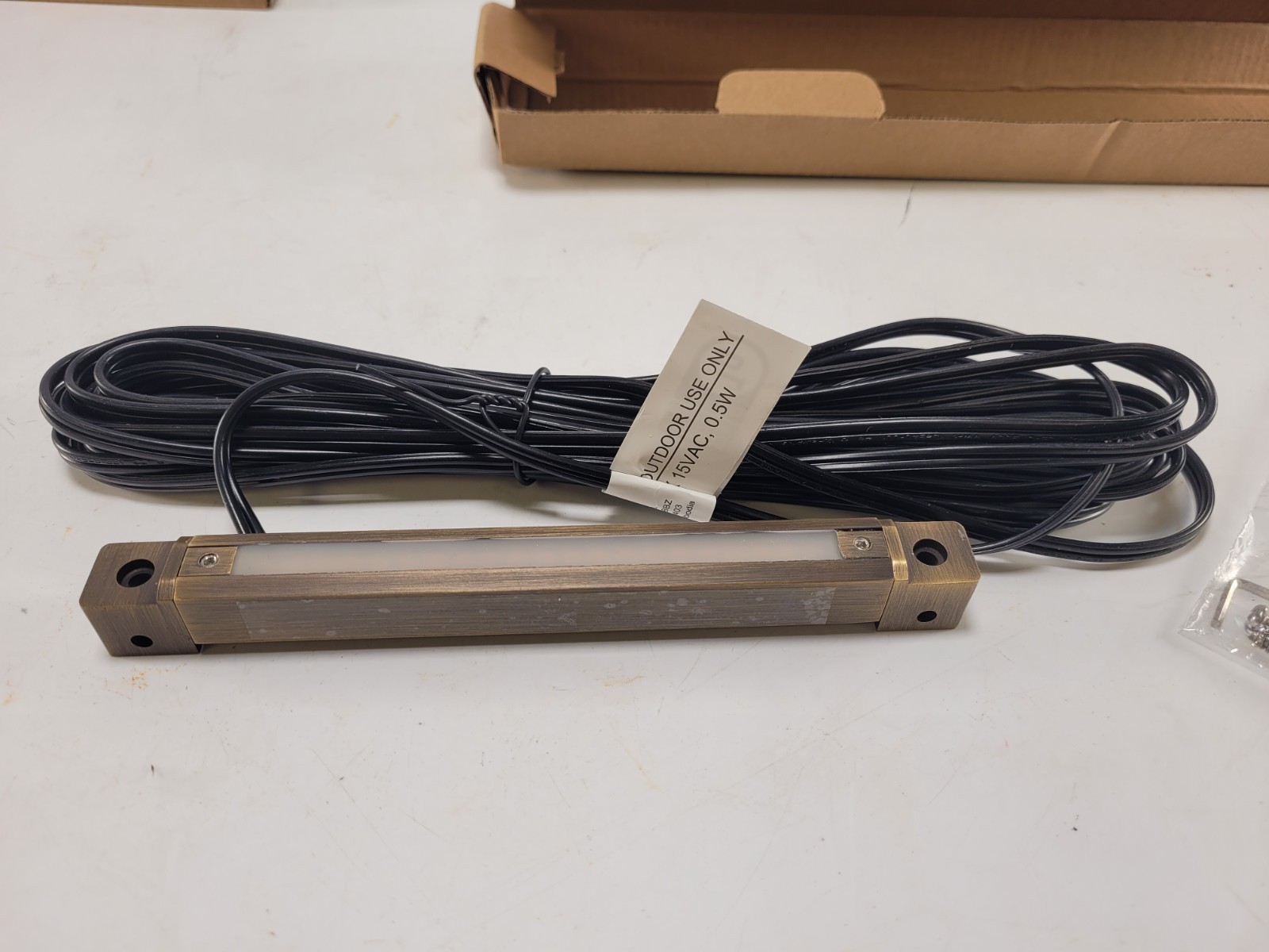 Undercover Hardscape Low Voltage Landscape Light VHS-67406-BBZ Bronze Finish