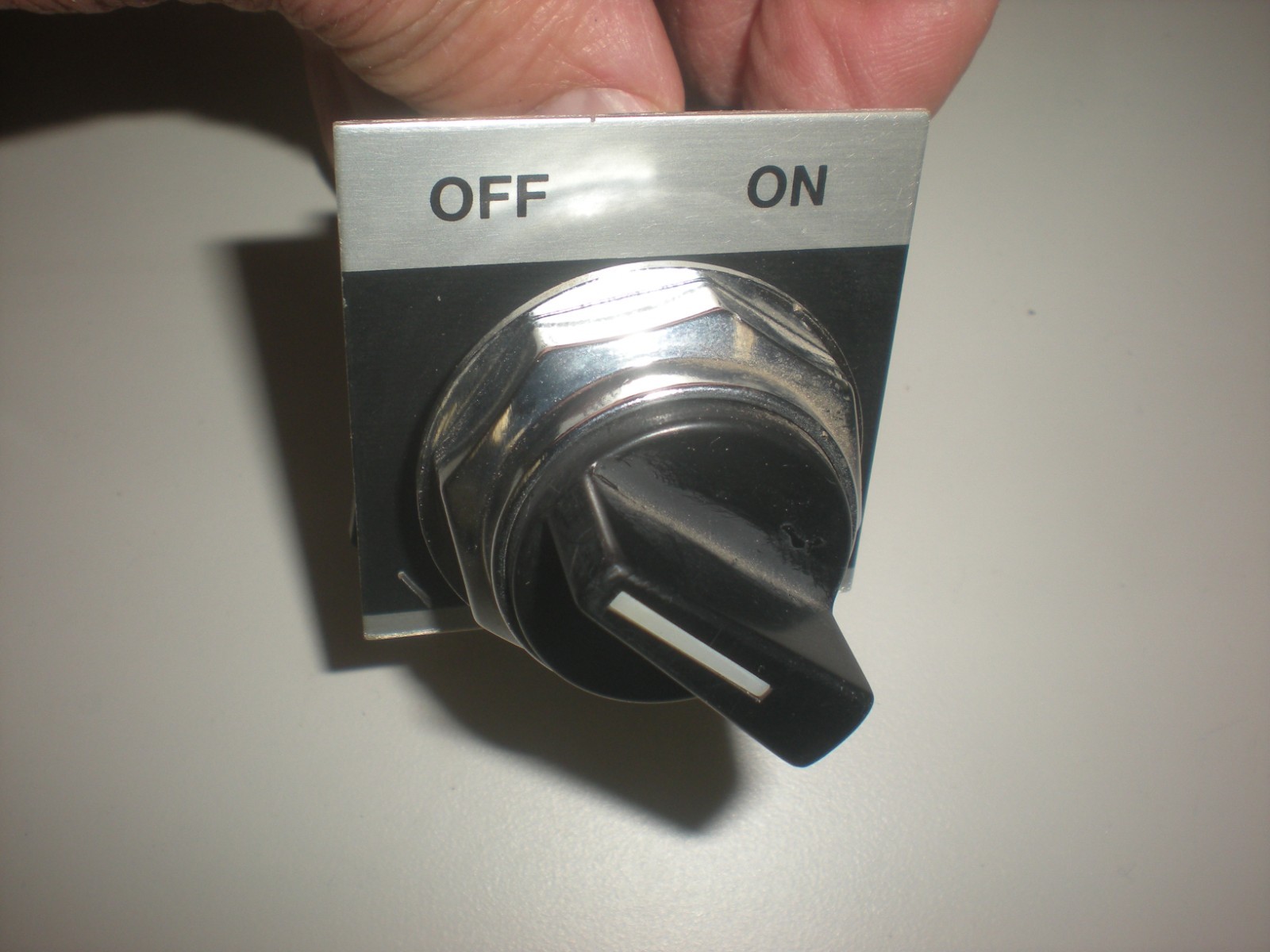 General Electric CR104P Selector Switch - Single Pole - 2 Position - #1