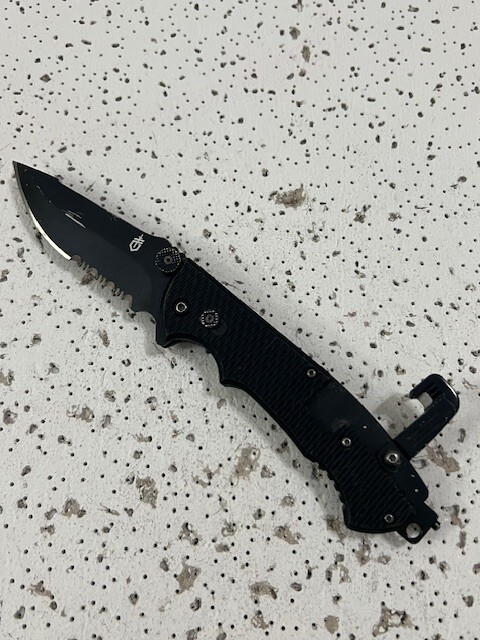 Gerber Hinderer rescue firefighter, paramedic knife/multi tool black —