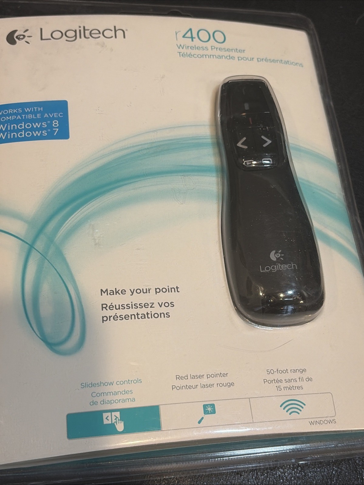 Logitech R400 Wireless Presenter USB-A PowerPoint Clicker with Laser Pointer Bla