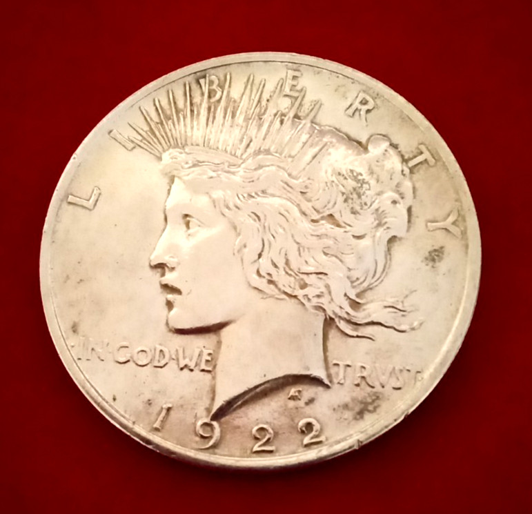 1922 Peace Dollar Coin - No mint mark - 90% Silver - 26.72 grams - Very Fine