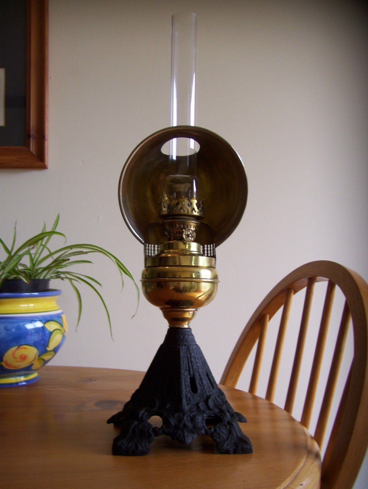 ANTIQUE SMALL FRENCH  OIL LACEMAKERS/READING LAMP-VGC