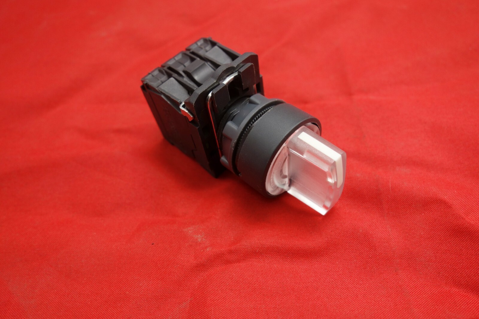 22mm ILLUMINATED Selector switch 3 Position Fits White XB5AK131M5 220V Maintain