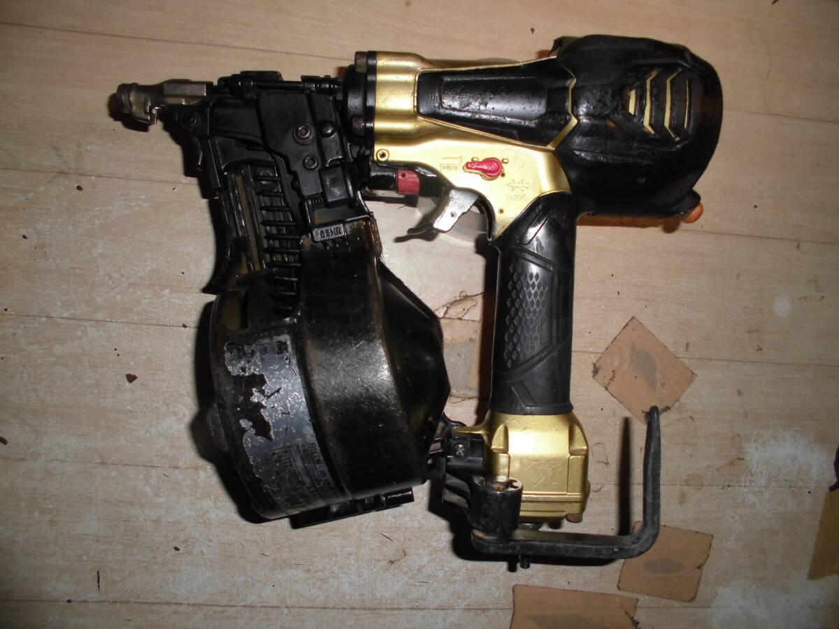 Hitachi High-Pressure Nailer NV65HR Gold