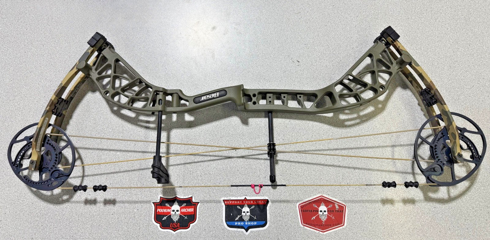 BEAR WHITETAIL MAXX...RH...GREEN/CAMO