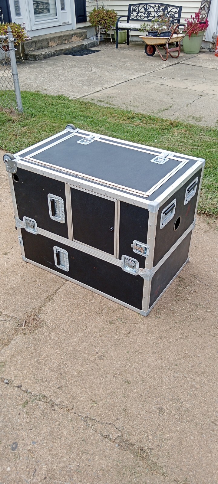 Combo Road Cases With Many Doors And Options.