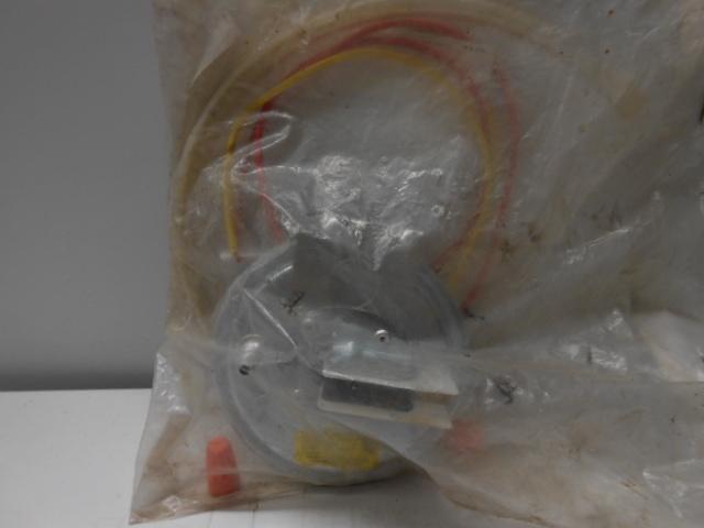 TRI DELTA FS6583-1049 PRESSURE SWITCH