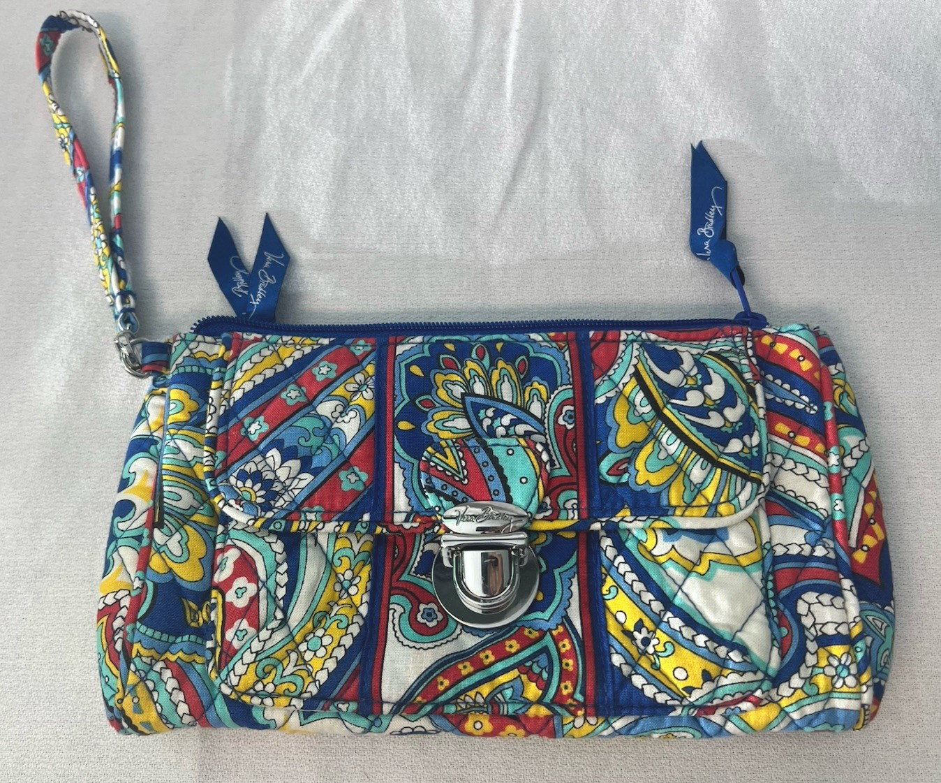 Vera Bradley Blue Marina Wristlet Push Lock Purse Great Condition
