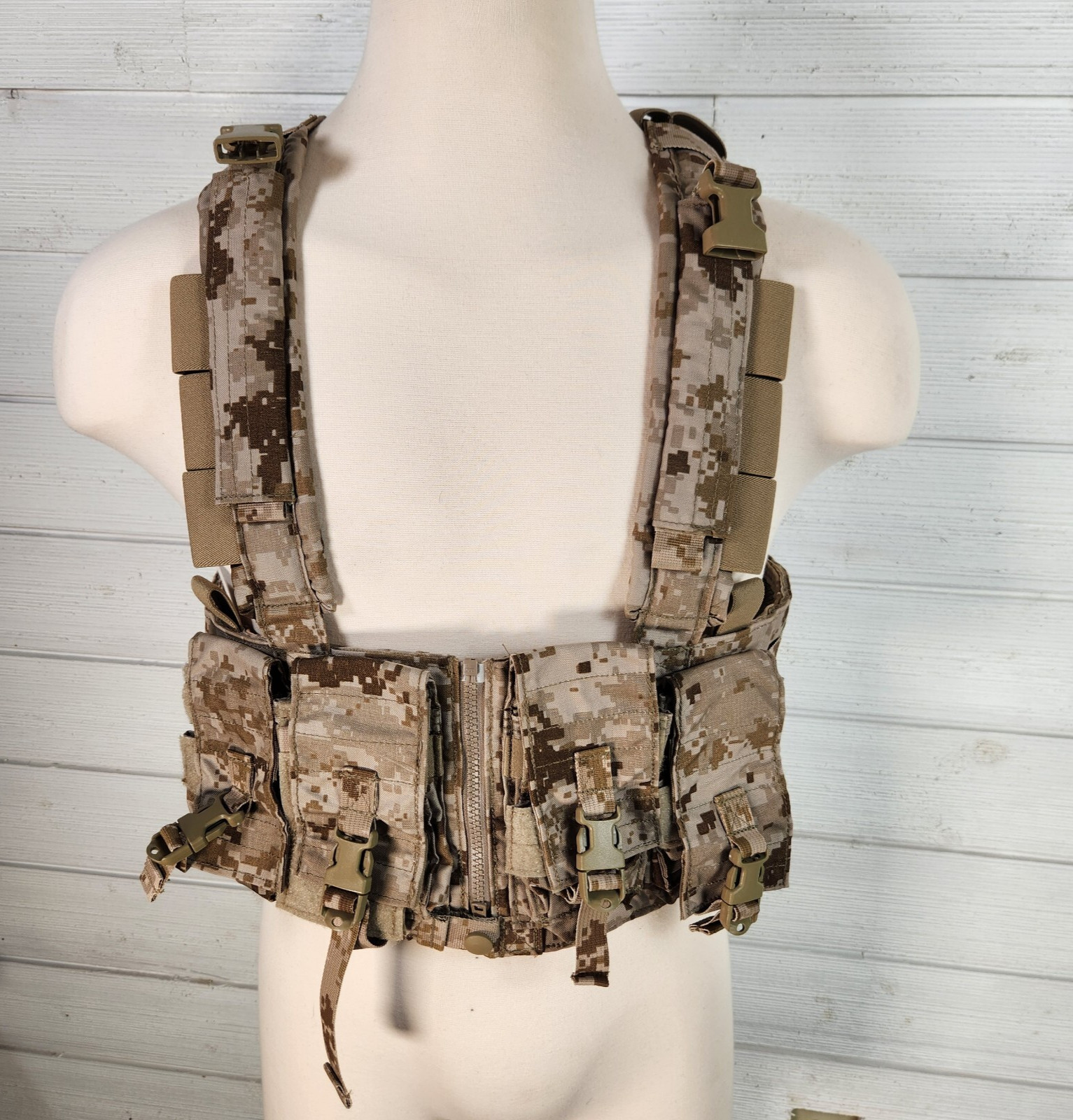 New Eagle Industries AOR1 Multipurpose Chest Rig Split Front V.2 NSW SEAL DEVGRU