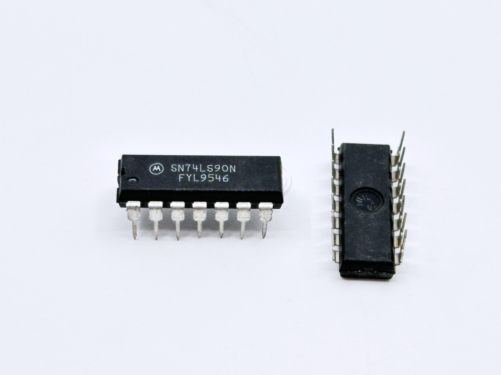 2PCS SN74LS90N Motorola Decade Counter Divide-by-10 BCD IC DIP-14