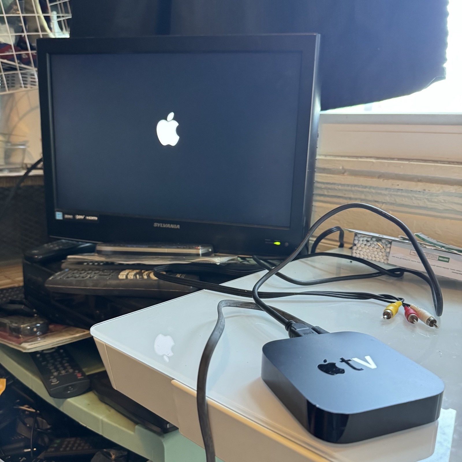 Apple TV Model A1469 Black & Remote In Box - TESTED