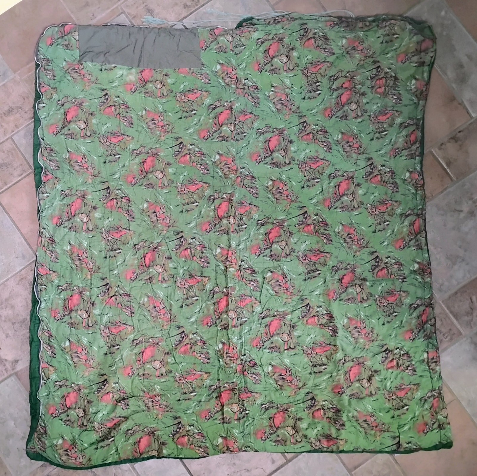 Vintage Extra Thick Olive Green Camping Sleeping Bag w/ Pheasant Hunting Pattern