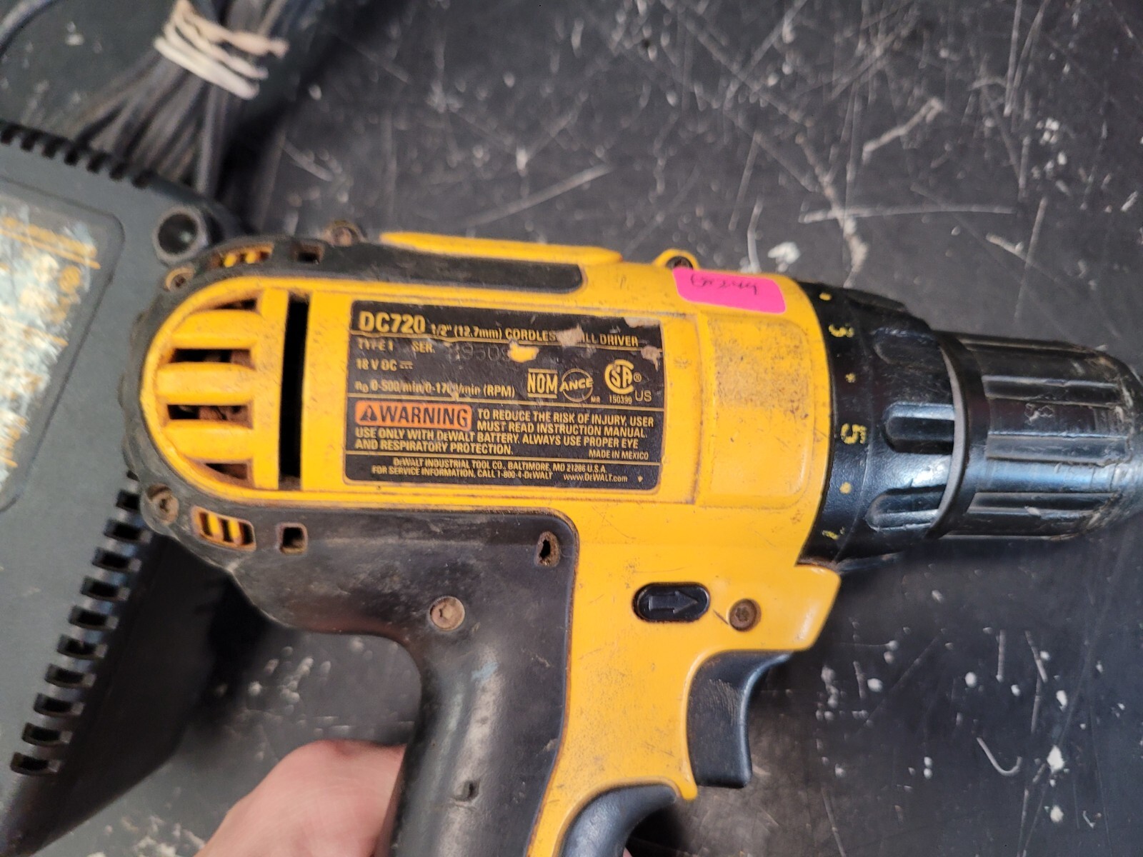 READ DeWALT DC720 18V 1/2" Cordless Drill Driver Set