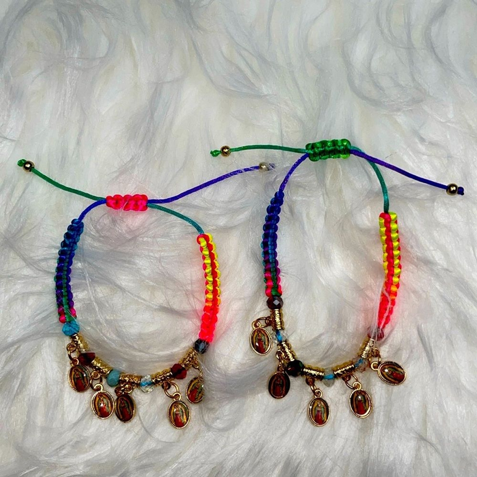 2 pack women’s tied string bracelets