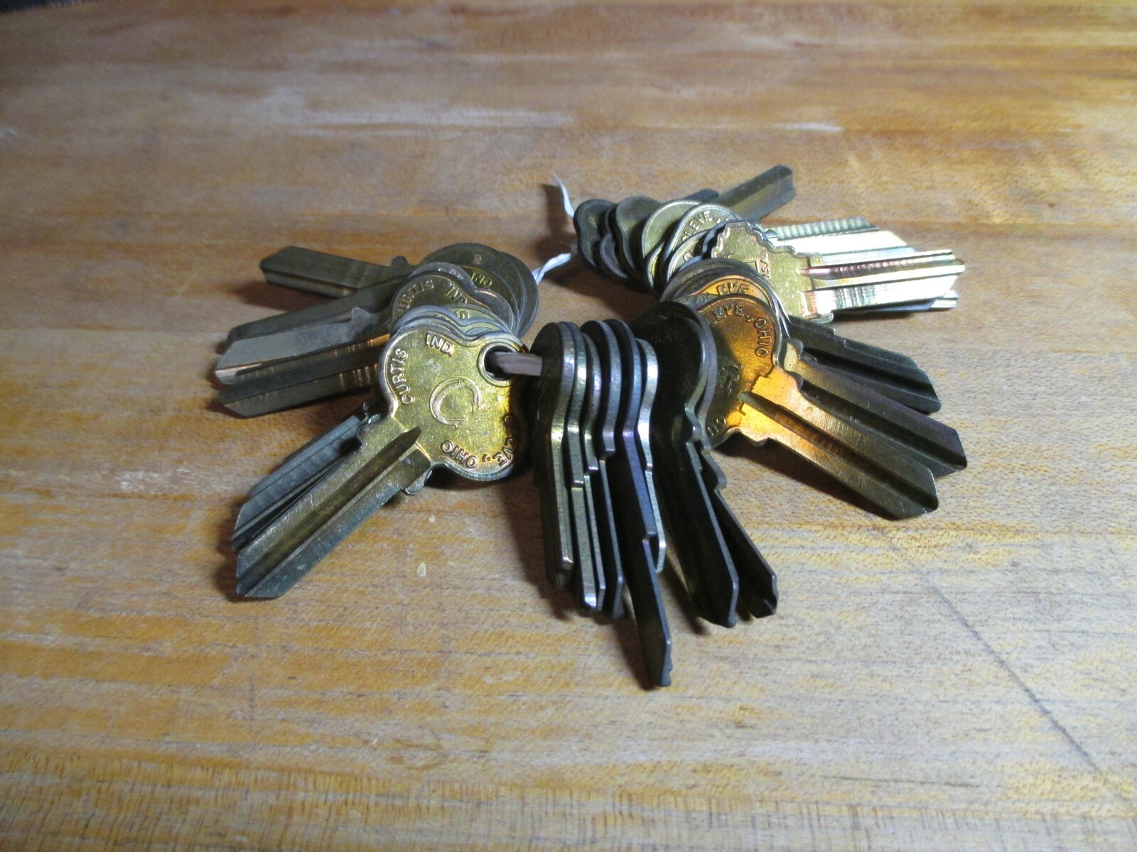 Lot of 32 Assorted Brass Key Blanks Curtis New Old Stock